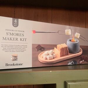 New! Brookstone S'mores Maker Kit with Gray and wood Accents